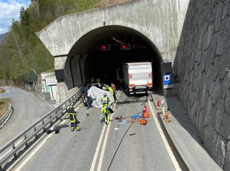 Stalden VS Schwerer Verkehrsunfall Fordert Ein Todesopfer 25