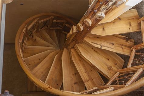 Лестница из кругляка (40 фото) - фото - картинки и рисунки: скачать ...