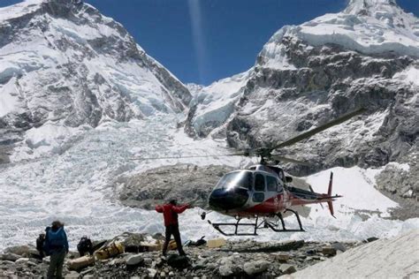 Zahl Der Todesopfer Am Mount Everest Steigt Auf F Nf Panorama Rhein