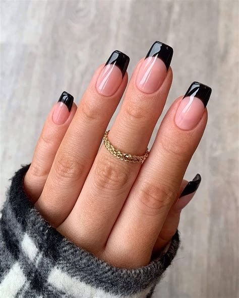 8 Short French Tip Nails The Latest Trend In Nail Art Addicfashion