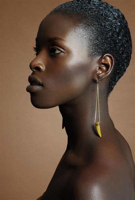 Retour Aux Cheveux Naturels Chez Les Femmes Noires Biblond Pour Les