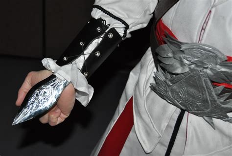 Constructing The Assassin Ezio Costume Series Part 3 The Fabric