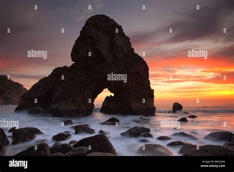 Big Rock Sunset Hi Res Stock Photography And Images Alamy