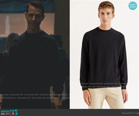 Wornontv Kendalls Navy Cashmere Sweater On Succession Jeremy Strong