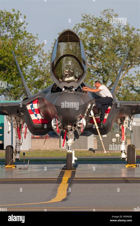 U S Air Force Tech Sgt Robert James F 35 Lightining II Crew Chief