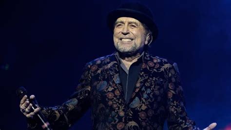 Joaquín Sabina vuelve al escenario donde sufrió su dura caída