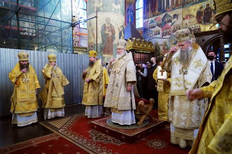 Patrijarh Kiril I Mitropolit Joanikije Slu Ili Liturgiju U Moskvi