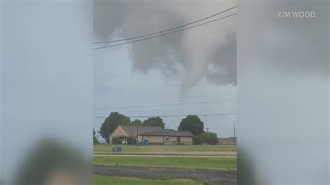 Video shows funnel cloud over Crockett County, Tennessee | localmemphis.com