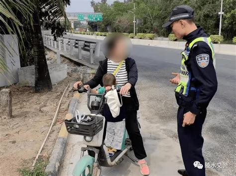 太危险！母子被导航“坑”上高速，还好遇到他们→高速公路陵水女子