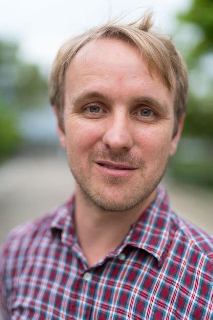 Premium Photo Close Up Portrait Of Smiling Mid Adult Man