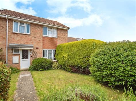 3 Bed Terraced House For Sale In Canberra Road Weymouth Dt3 £220 000