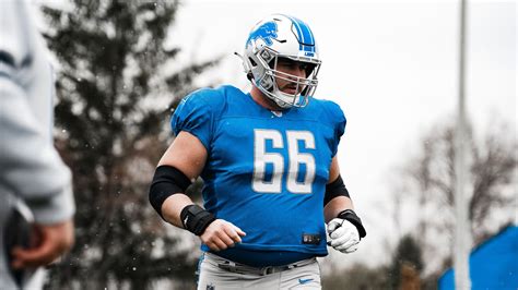 Detroit Lions re-sign OL Ross Pierschbacher