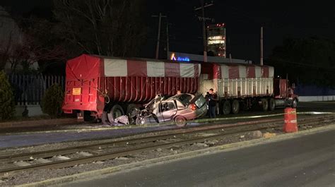 Muere Hombre Tras Impactar Su Auto Con Tráiler Estacionado