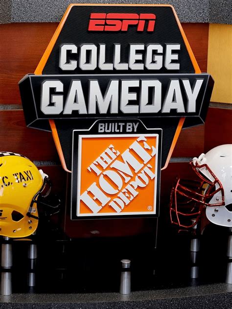 Who Is The Celebrity Guest Picker On College GameDay Week 5