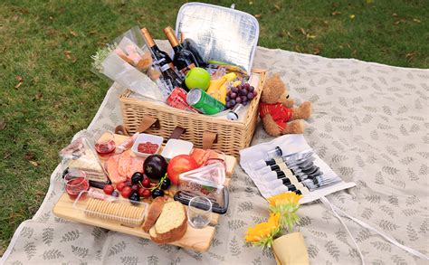 Hap Tim Wicker Picnic Basket For 2 With Mini Folding Wine Picnic Table