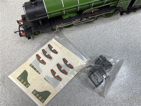 Hornby R053 00 Gauge Lner Class B17 Loco Man United Boxed With Team Stickers Ebay