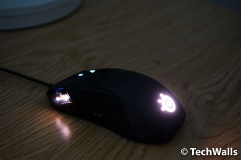 SteelSeries Rival 700 Gaming Mouse with OLED Display Review