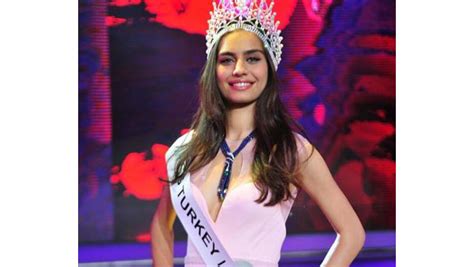 Miss Turkey Birincisi Simay Rasimo Lu Y L N En Uzunu