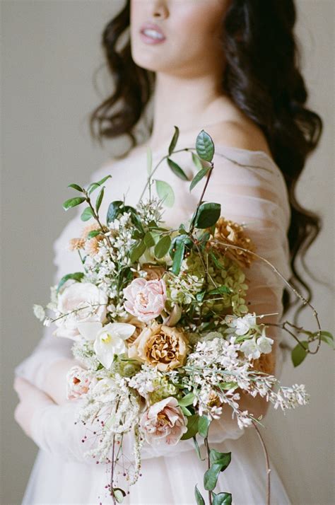 Spring wedding inspiration with oversized bridal hair bow