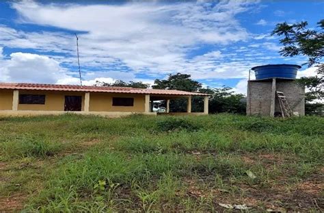 Ch Cara Em Padre Bernardo Rio No Fundo Terrenos S Tios E Fazendas