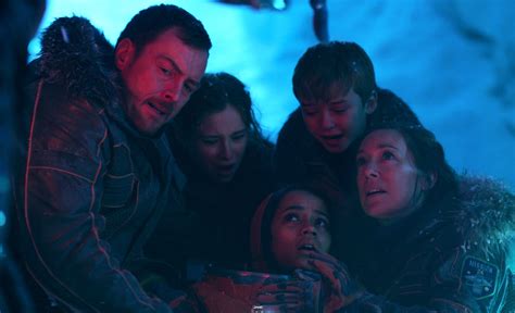 Lost In Space Netflix Cast Popsugar Entertainment