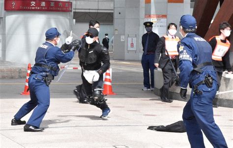 五輪へテロ対策訓練 Jr金沢駅で50人参加 県警 ／石川 毎日新聞