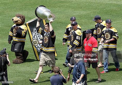 Boston Bruins Stanley Cup Photos And Premium High Res Pictures Getty