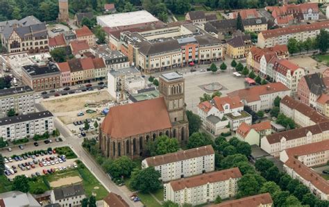 Luftaufnahme Anklam Kirchengebäude der Nikolaikirche in Anklam im