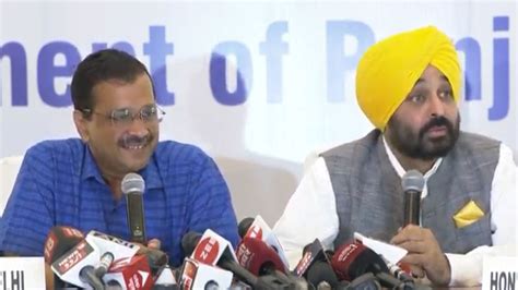 Delhi Cm Arvind Kejriwal And Punjab Cm Bhagwant Mann Land In Mumbai To