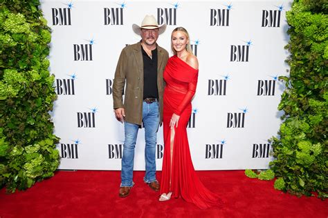 Jason Aldean S Wife Has A Strong Opinion On Donald Trump Elon Musk And