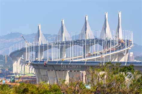 新訊開上大海超美金門大橋10年等待終於正式通車國內規模最大跨海大橋未來5分鐘就能抵達橋的另一側 好想去喔