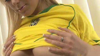 Busty Blonde Masturbating With Her Pink Toy XNXX