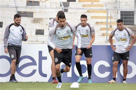 Escalação da Ponte Preta Hélio dos Anjos pode fazer até quatro