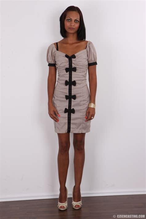 Exotic Babe With Mesmerizing Eyes Wants The XXX Dessert Picture