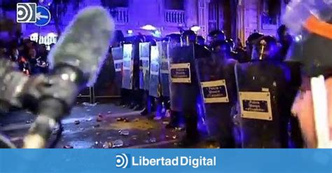 Cargas policiales frente a la Delegación del Gobierno en Barcelona