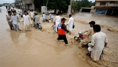 Pakistan Flood Leaves 1000 Dead And Nearly 1m Homeless