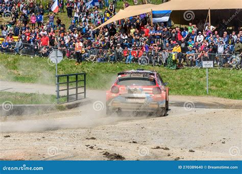 Stephane Lefebvre Alla Guida Della Sua Auto Da Corsa Citroen C Alla