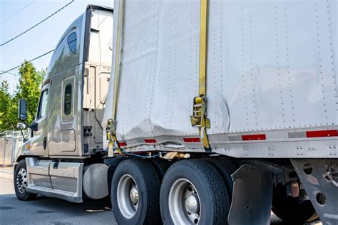 What Are The Common Causes Of Columbus Truck Accidents