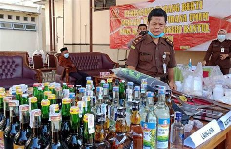 Kejaksaan Negeri Bantul Musnahkan Barang Bukti Ribuan Pil Koplo Hingga