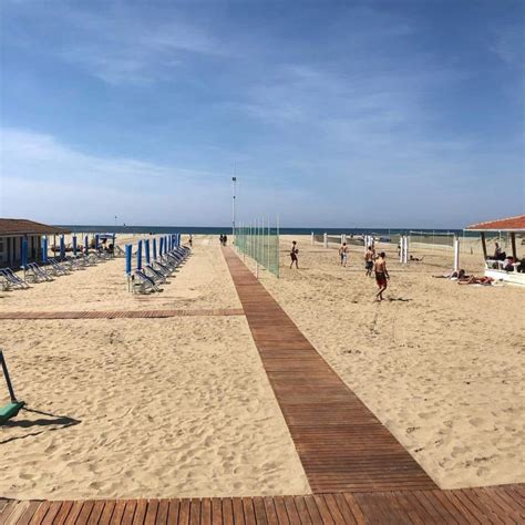 Bagno Imperia Viareggio Lu Prenotazione Online Spiagge It