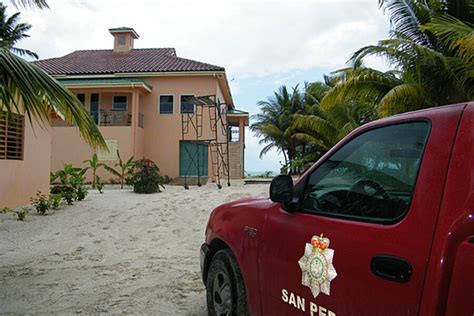 John Mcafee Belize House - John Mcafee Amazing Beachfront Home On ...