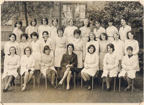 Photo De Classe Re De Lyc E De Jeunes Filles Copains D Avant