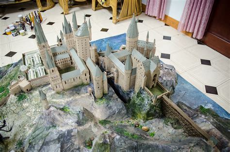 Harry Potter Papercraft Hogwarts Castle / Harry Potter Hogwarts Castle Paper Model 1773279907 ...