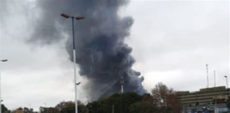 Incertidumbre Por Una Nube Negra Que Cubrió El Cielo De Buenos Aires