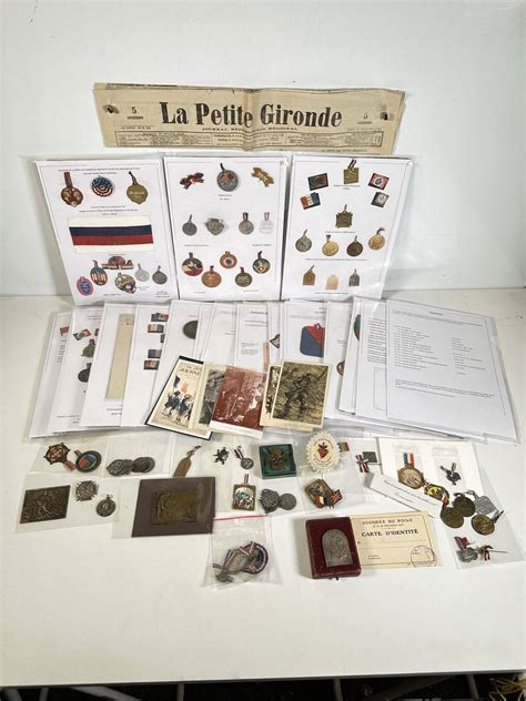 1914 1918 Importante collection d insignes de journées du Poilu de