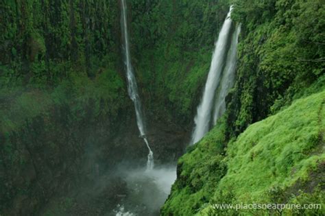 Thoseghar Waterfalls in Satara during the monsoon – Places near Pune and Mumbai