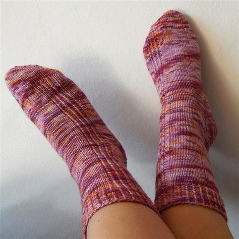 Ravelry Easy Peasy Socks Pattern By Schibot Garne