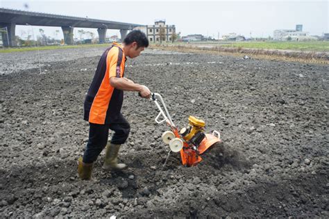 小牛 Yq380摺疊式中耕機 臺灣智慧農業週