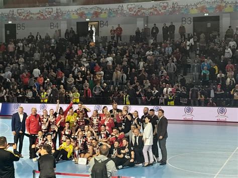 Felicitări Echipa de handbal feminin CS Gloria 2018 BN și a primit