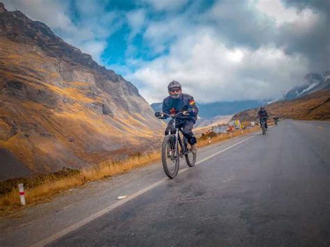 Desde La Paz Ruta De La Muerte En Bicicleta De D As Y Salar De Uyuni